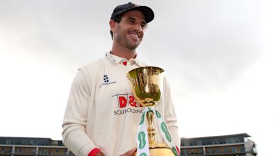 Ryan ten Doeschate with the County Championship trophy in 2019.