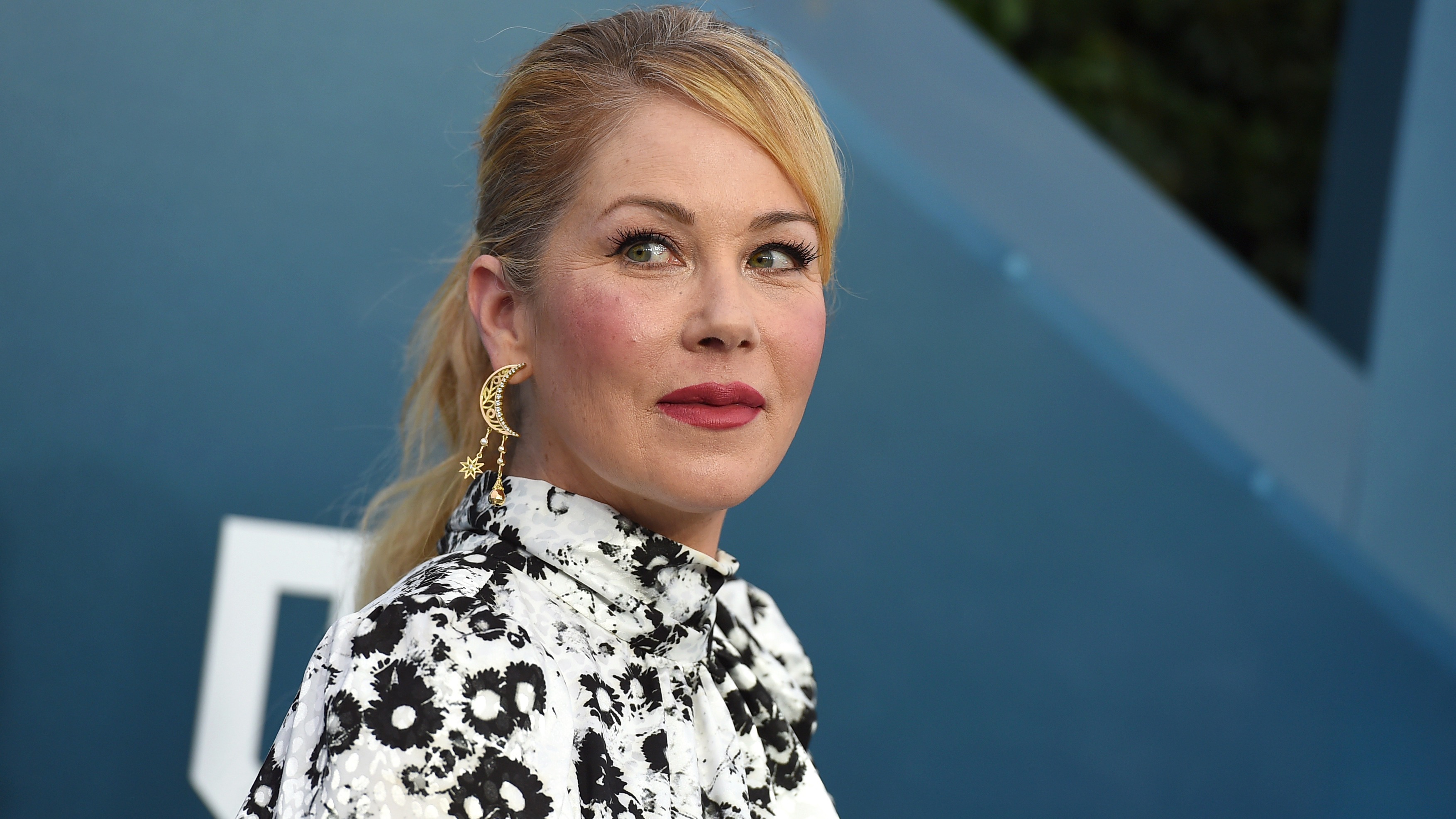 Christina Applegate Talks 'Vulnerable' 'Dead to Me' Role