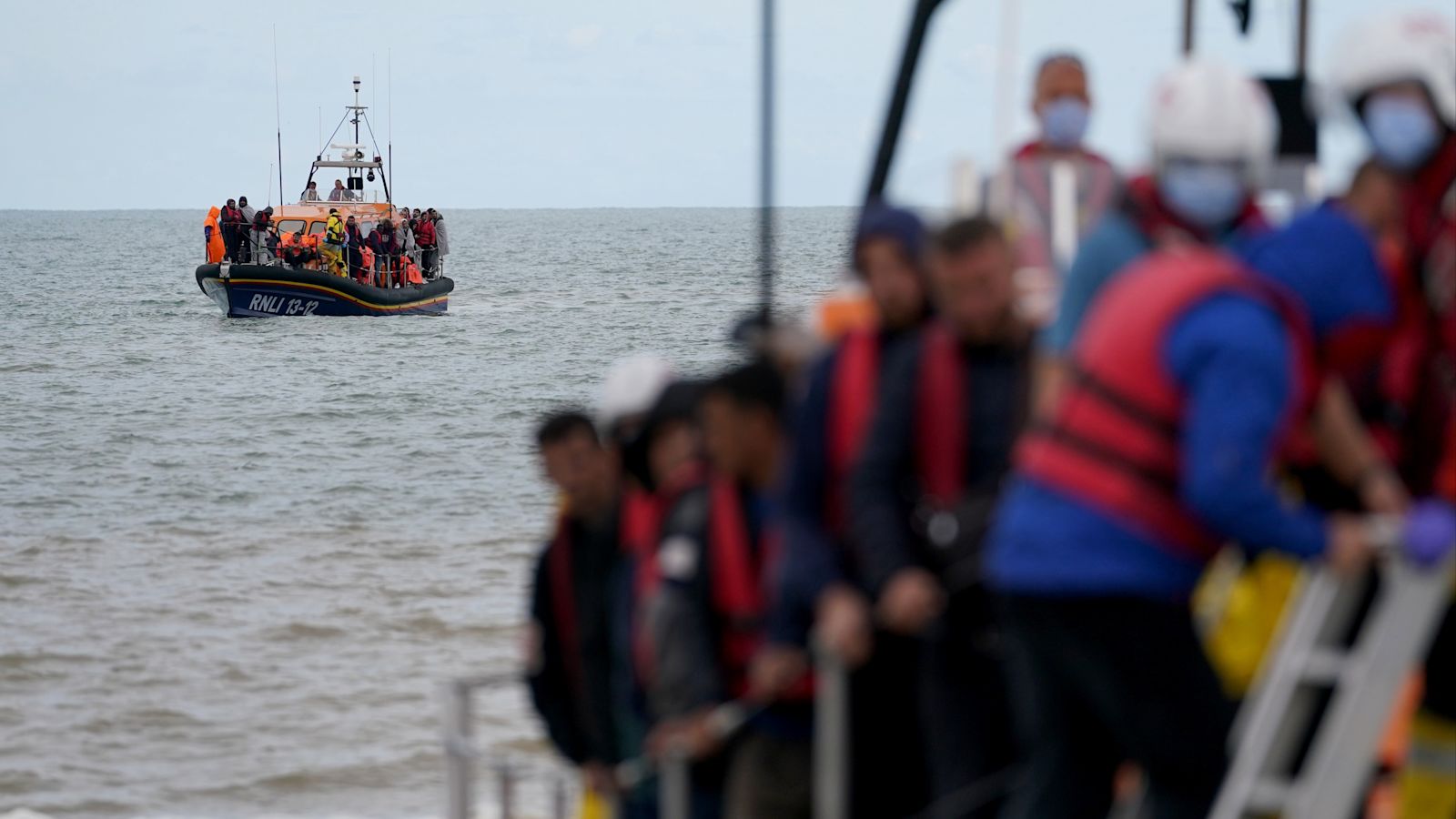 Channel Rescue More than 600 migrants arrive in UK after Channel rescue | ITV News ...