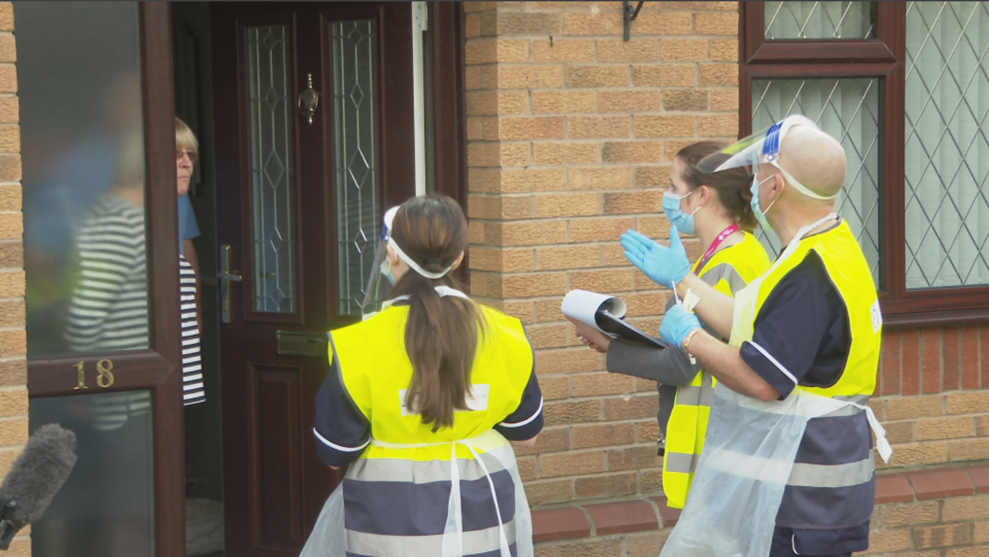 'People need hope' - out on the Covid frontline in Oldham | ITV News ...