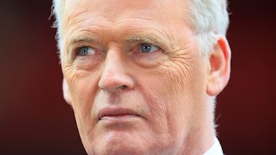 Former Leeds United defender Gordon McQueen diagnosed with dementia