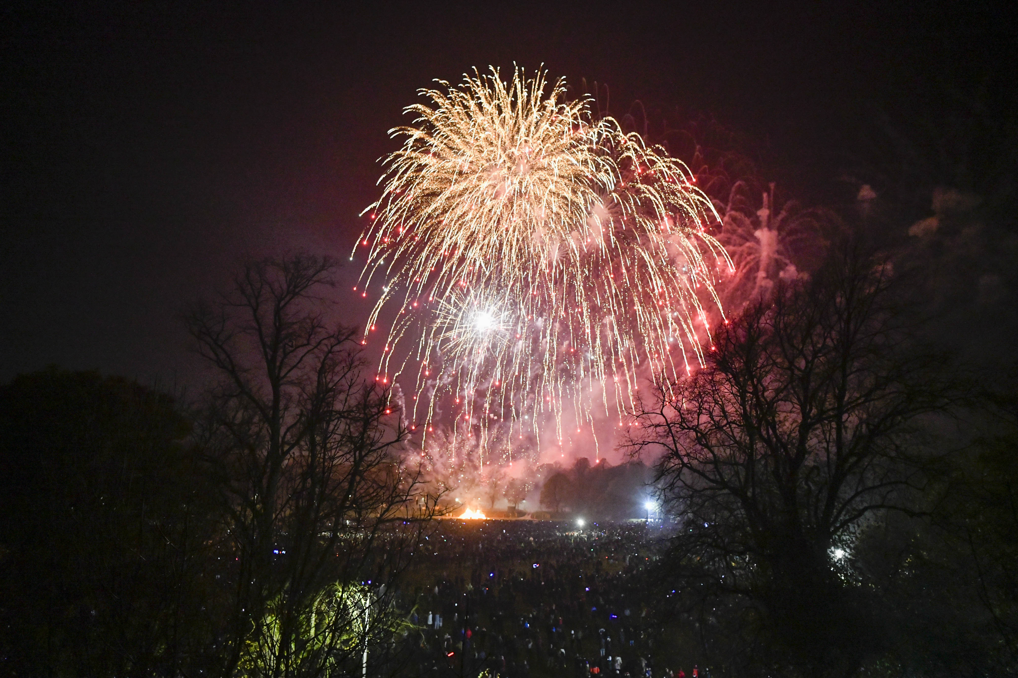 back-with-a-bang-more-than-40-000-attend-first-carlisle-fireshow-since