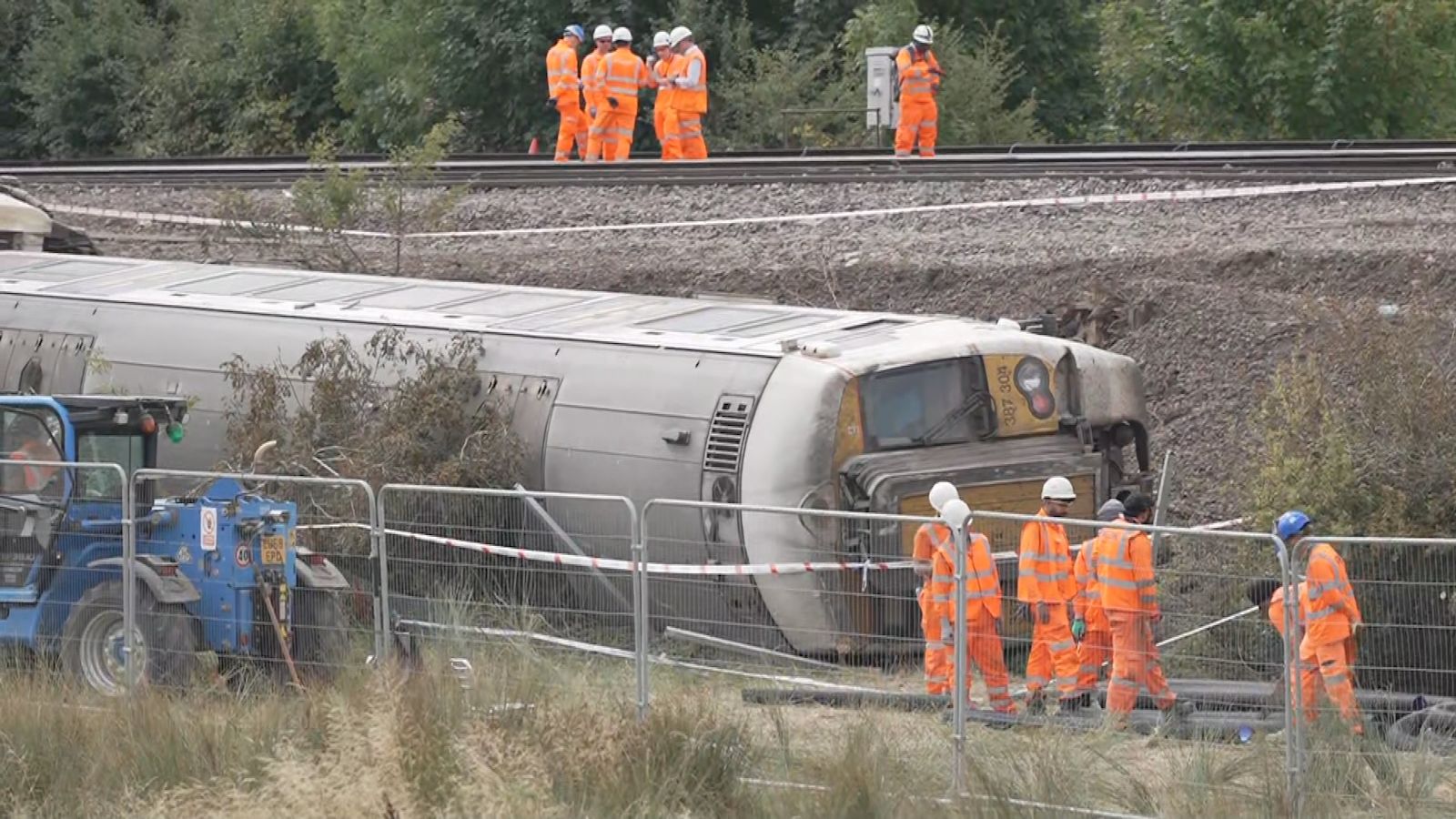 Photo: ITVX Lewes train derailment investigators find track defect near crash site