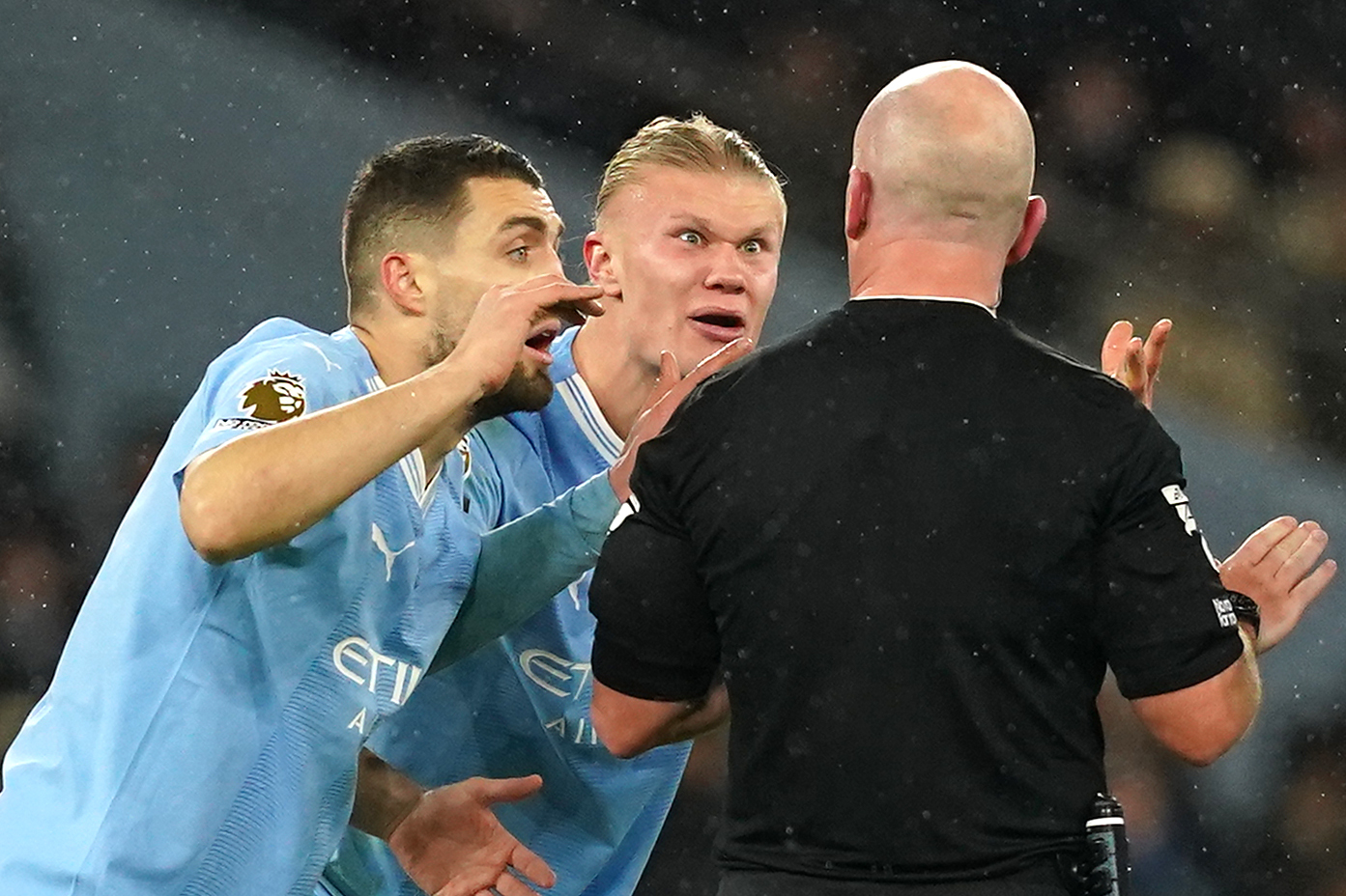 Man City charged by English FA after Haaland and others surrounded ref  during Tottenham draw