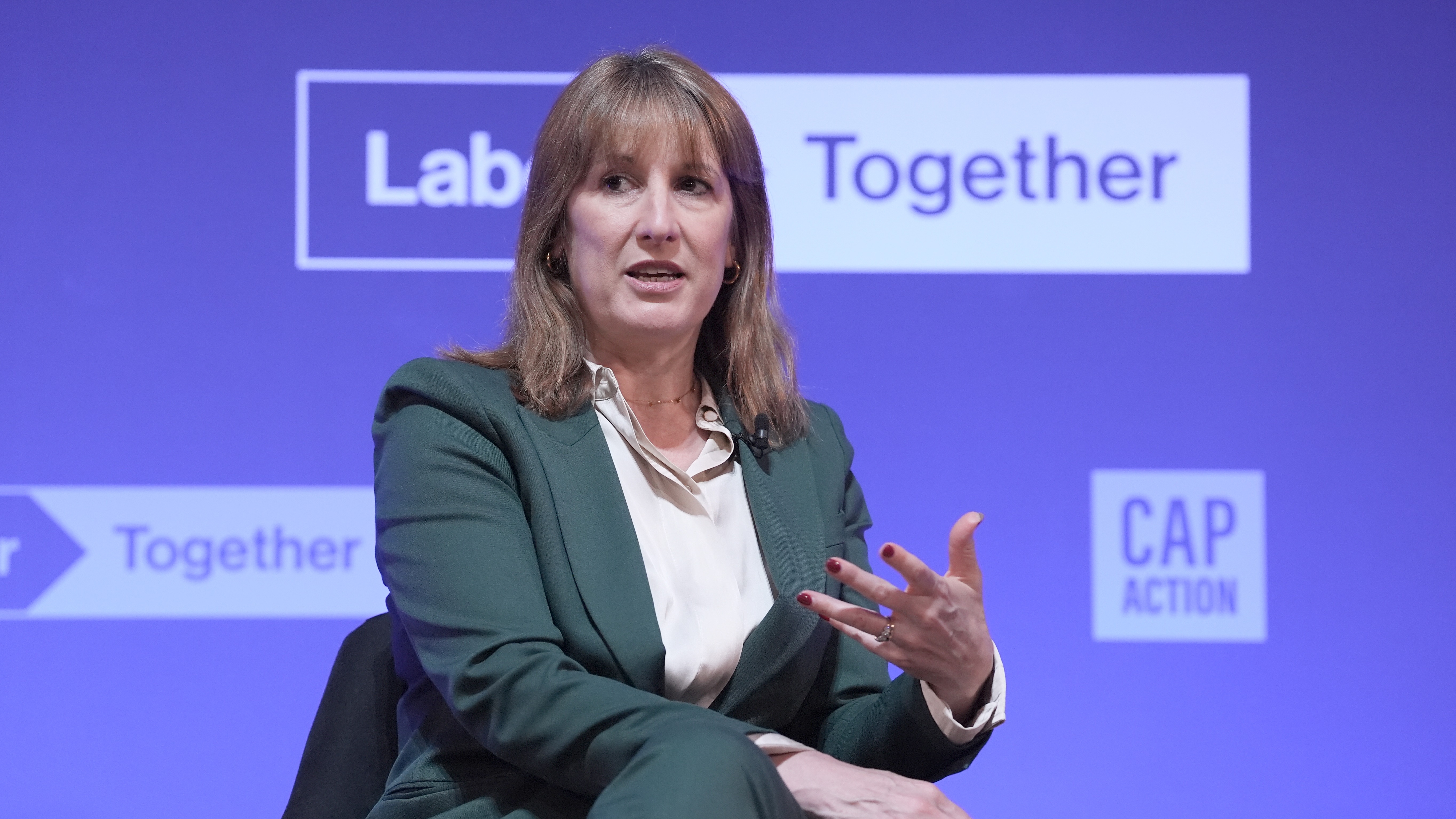 UK economy grew by 0.1% between July and September