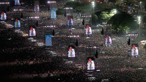 Free Shakira concert draws crowds of two million to Brazil beach