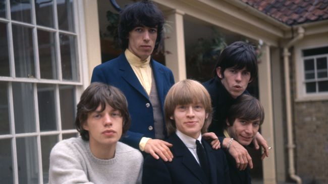 The Rolling Stones në 1964 (nga e majta në të djathtë) Mick Jagger, Bill Wyman, Brian Jones, Keith Richards dhe Charlie Watts