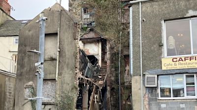 Local heard 'rumbling noise' before Caernarfon building collapsed and ...