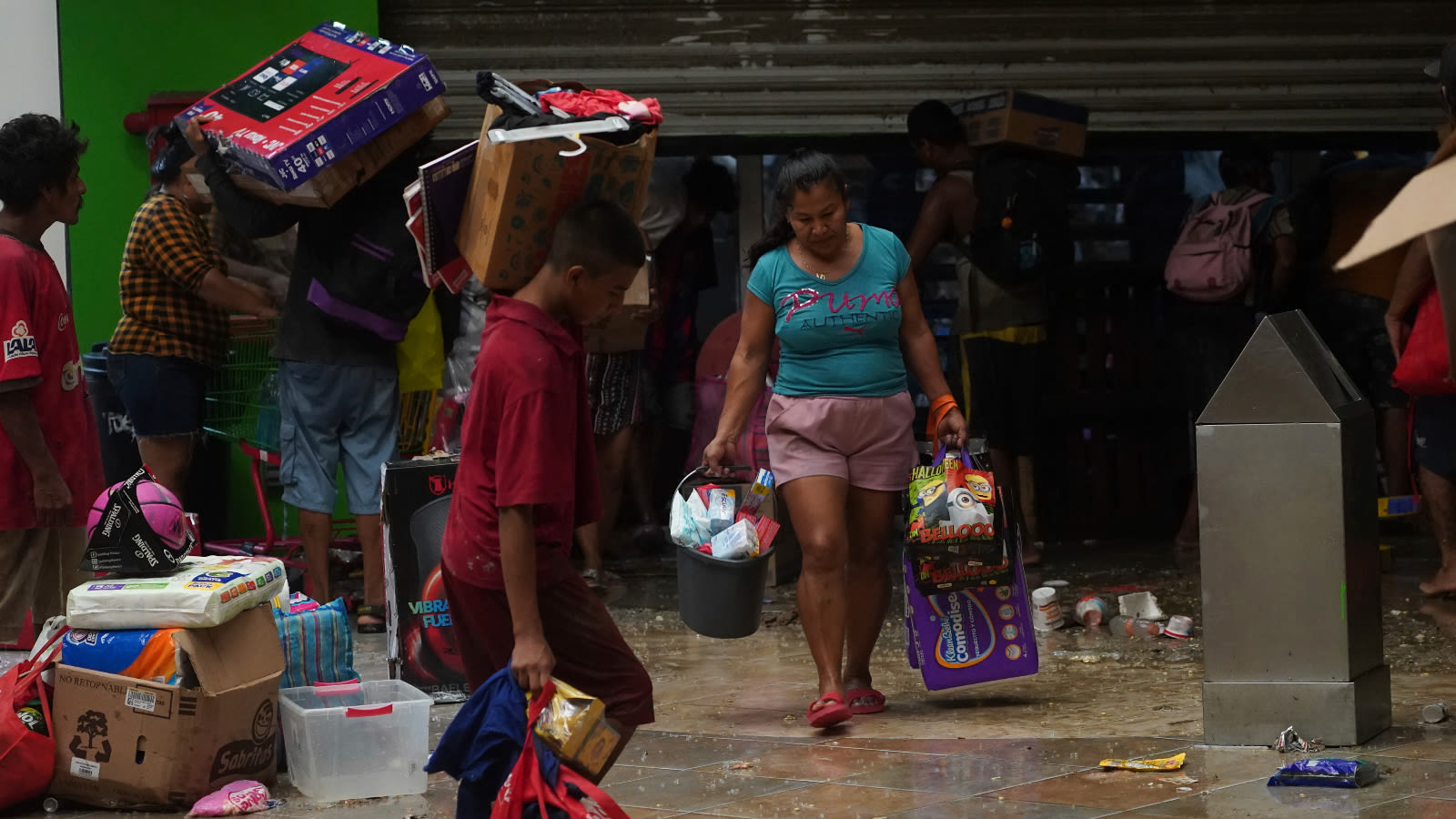 Carlotta now Cat 2 hurricane; on track for Acapulco