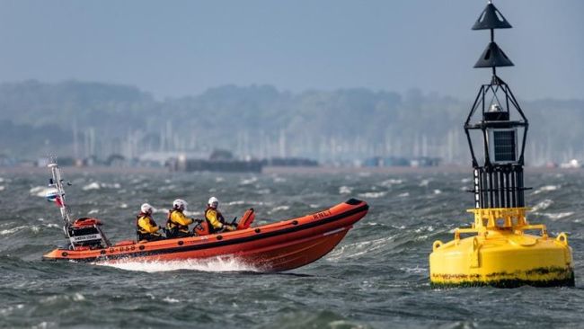 041023 COWES RNLI