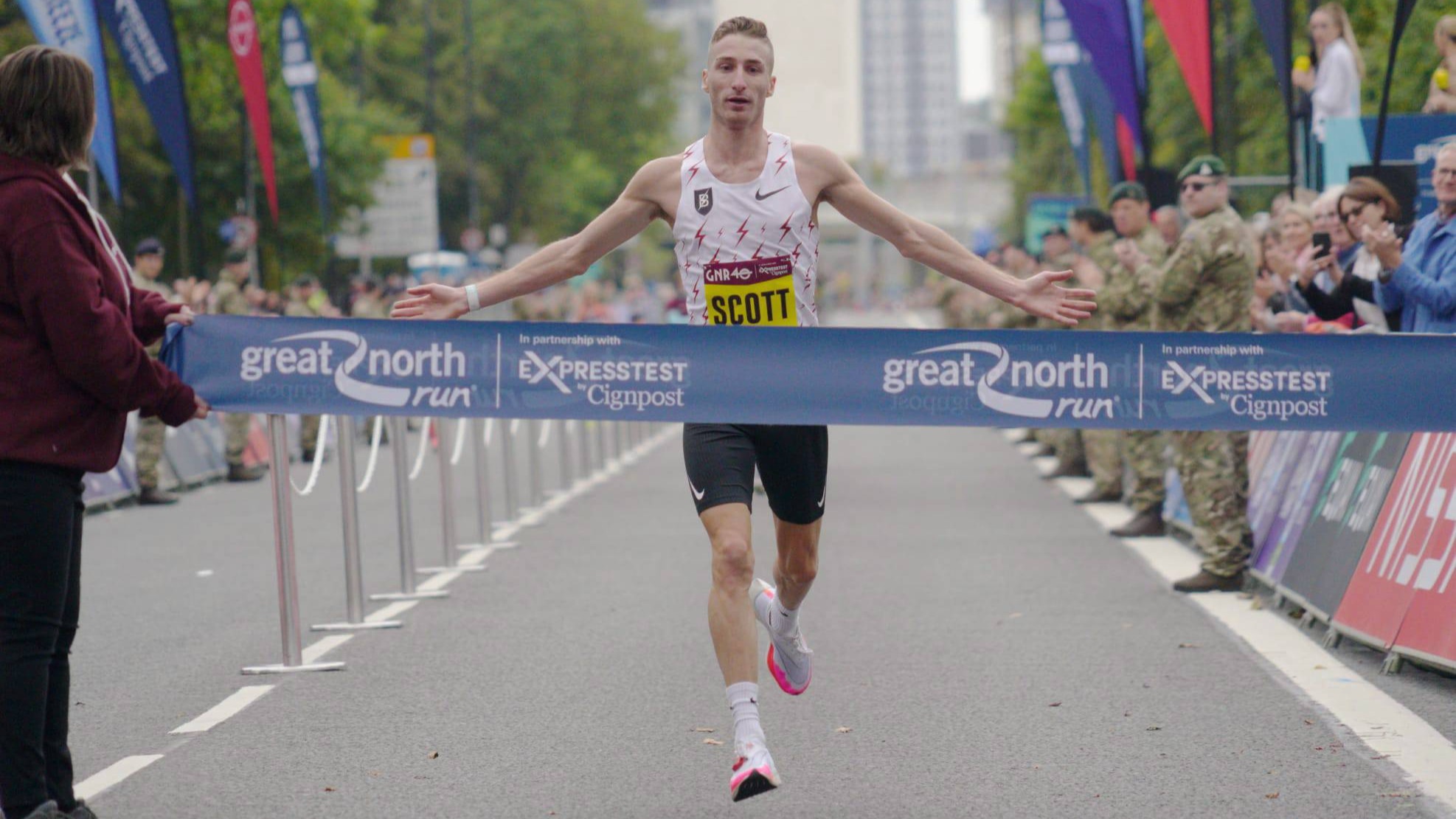 North Yorkshire Olympian Marc Scott wins Great North Run 2021 | ITV ...