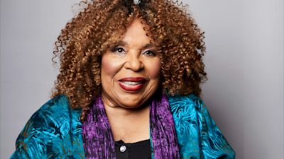 Roberta Flack: 'Killing Me Softly' singer dies aged 88