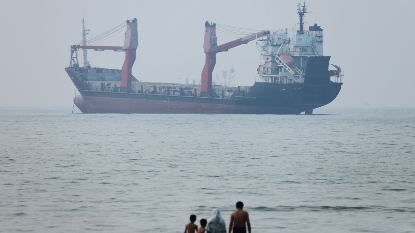US launches second night of strikes on Iran as both vie for Strait of ...