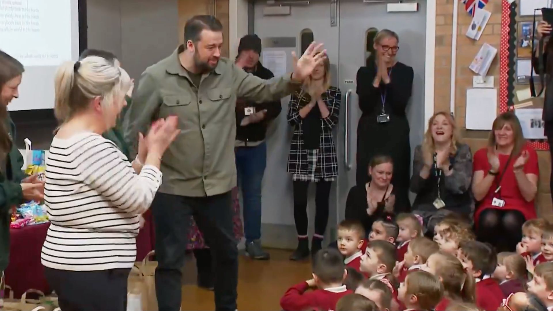 Starstruck Judge Jason Manford Joins Leeds Primary School For 'assembly ...