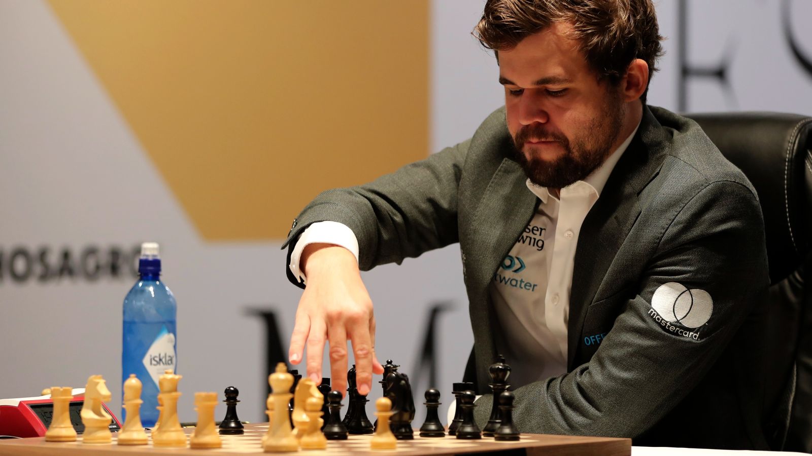 Cheating paranoia in chess as former world champion Magnus Carlsen calls  out lack of security