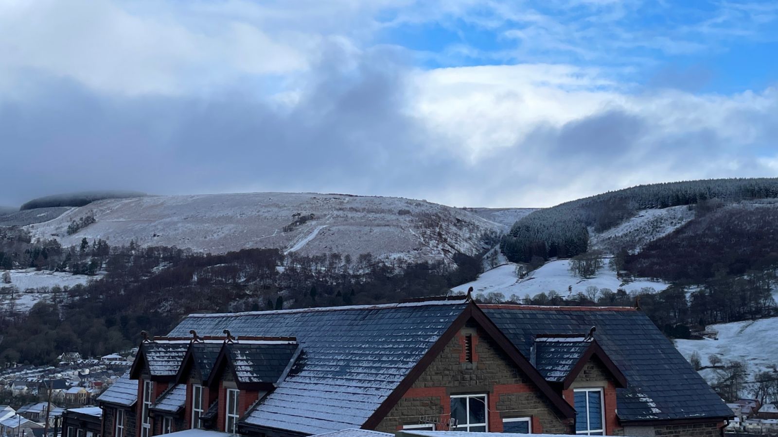 School closures Snow disruption sees nearly 200 schools closed