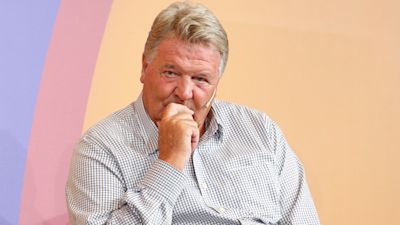 WS270222 JOHN TOSHACK HERO