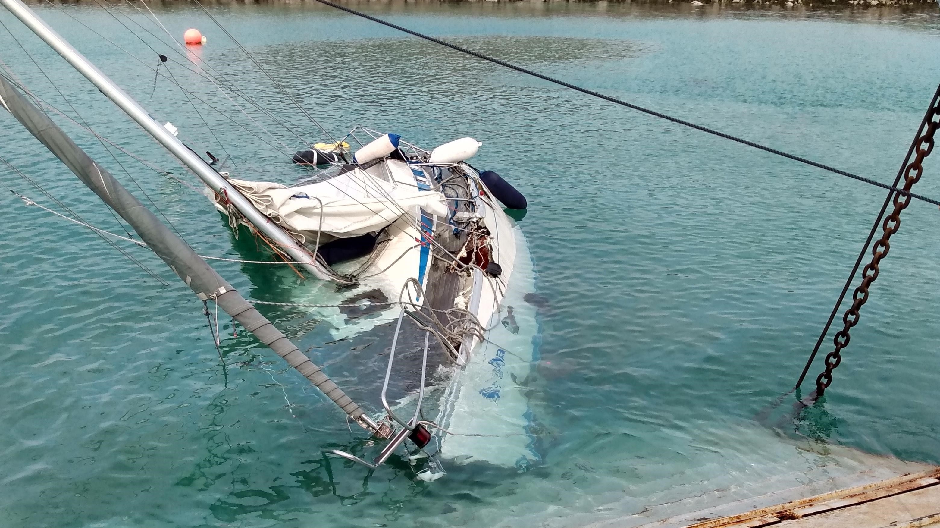 oyster yacht sunk