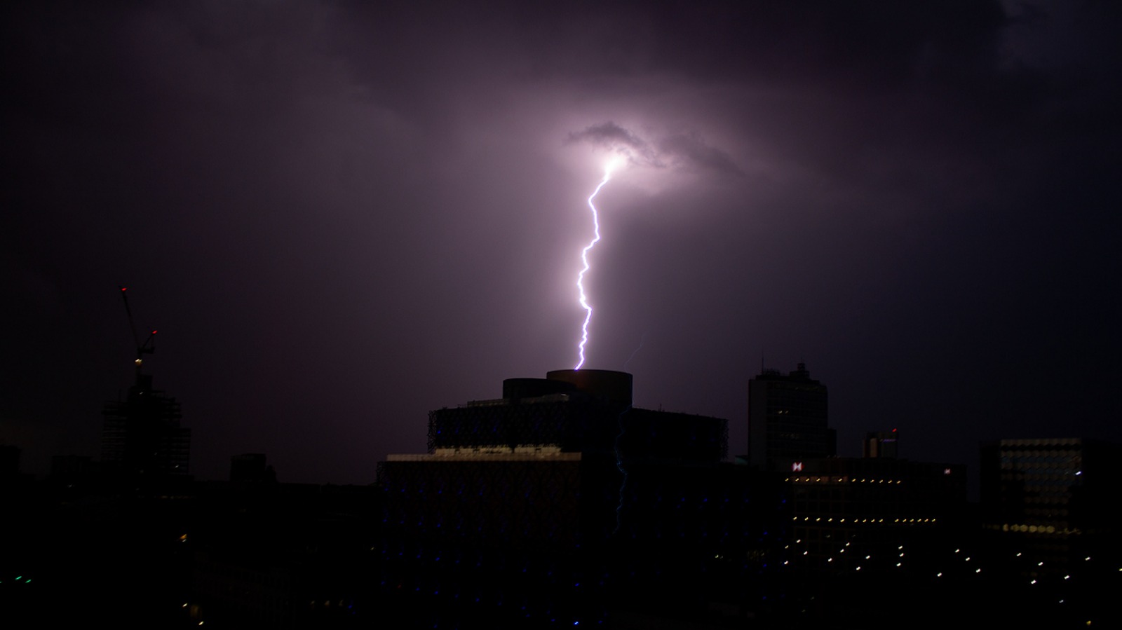 Lighting up the night sky showers, thunder and lightning ITV News