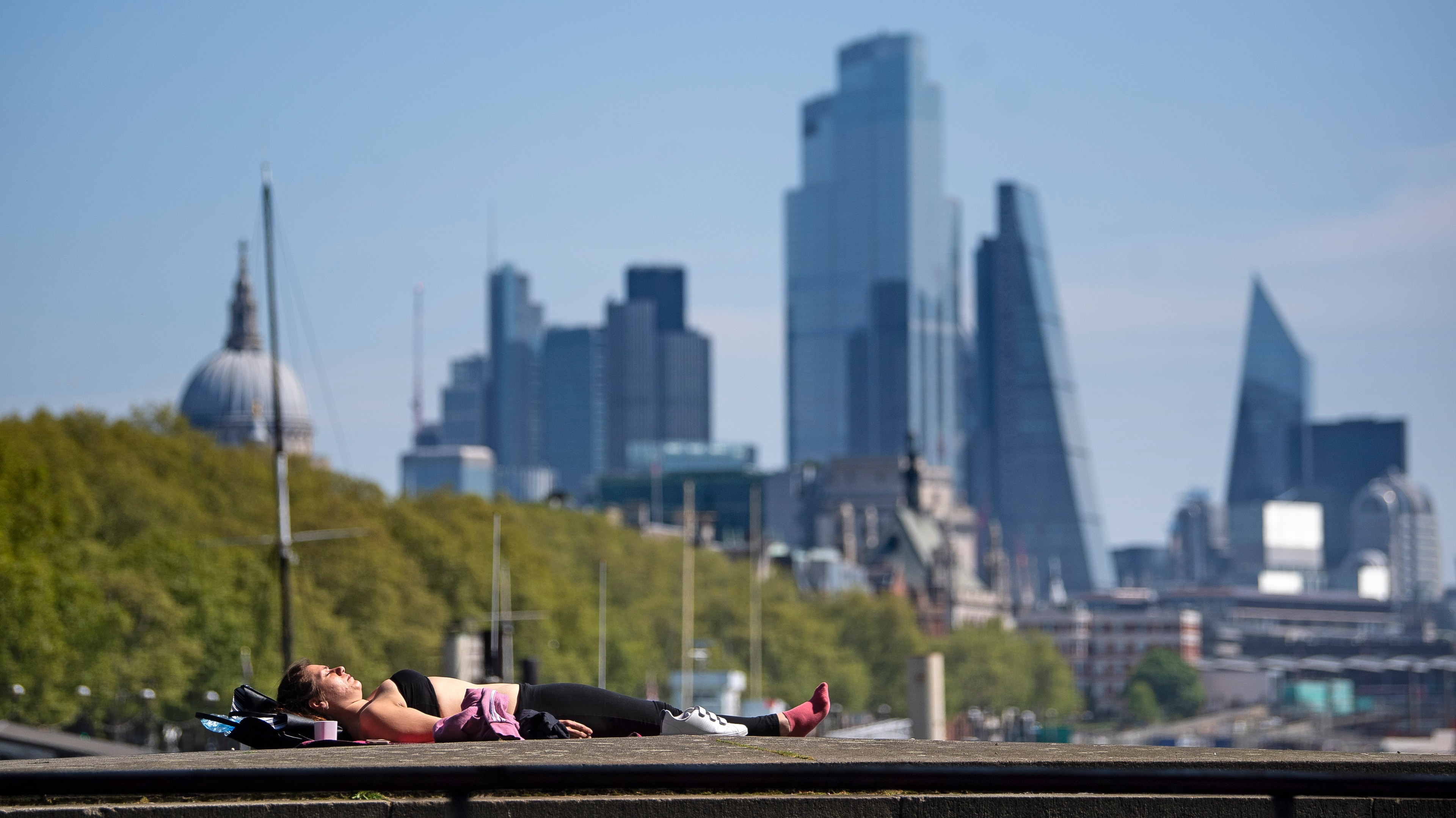 London heatwave UK set to be hotter than as temperatures soar to