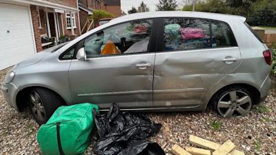 280423 ABANDONED CAR MERIDIAN