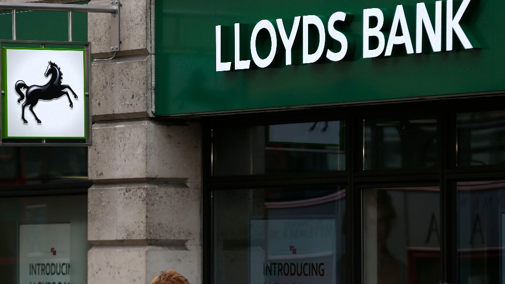 Government looks to reduce taxpayer stake in Lloyds Banking Group | ITV ...