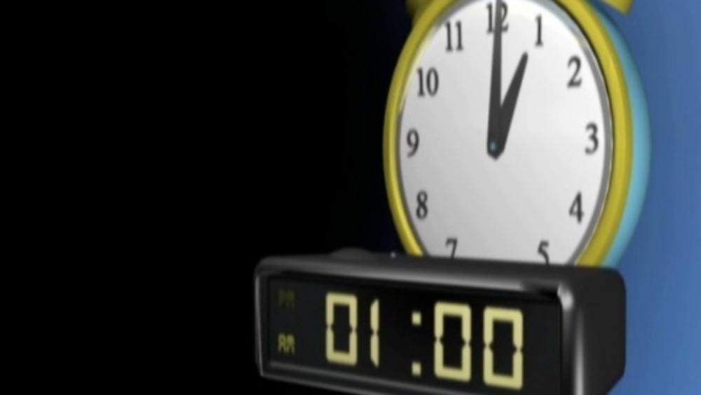 Clocks go forward 1 hour Sunday morning ITV News Calendar