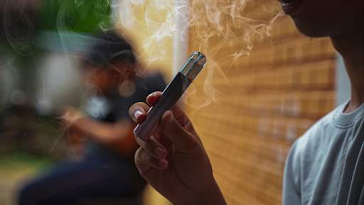 Increase in teenage psychosis cases linked to vapes laced with spice