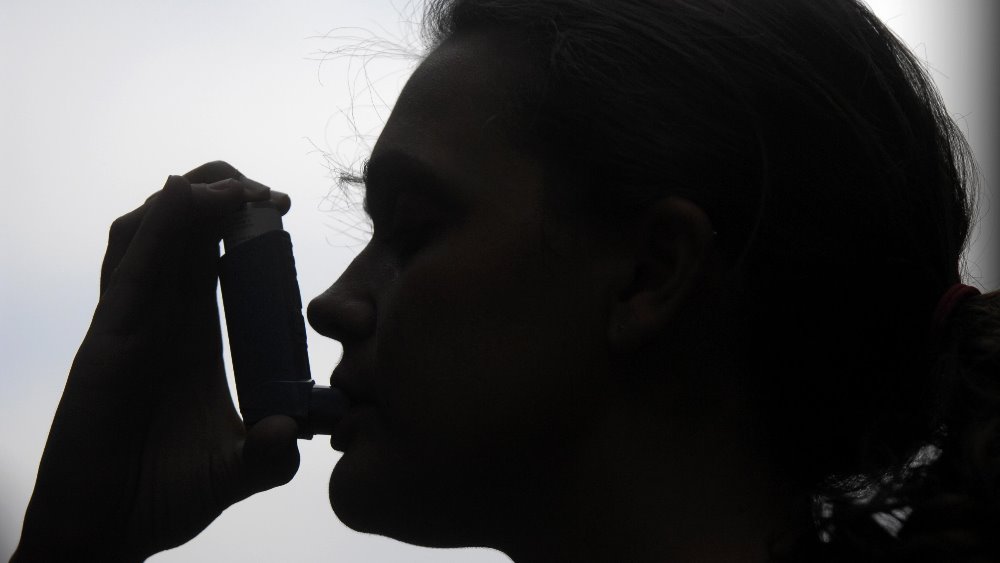 How to spot the symptoms of asthma and signs of an attack | ITV News