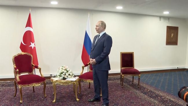 Putin waiting for his Turkish counterpart