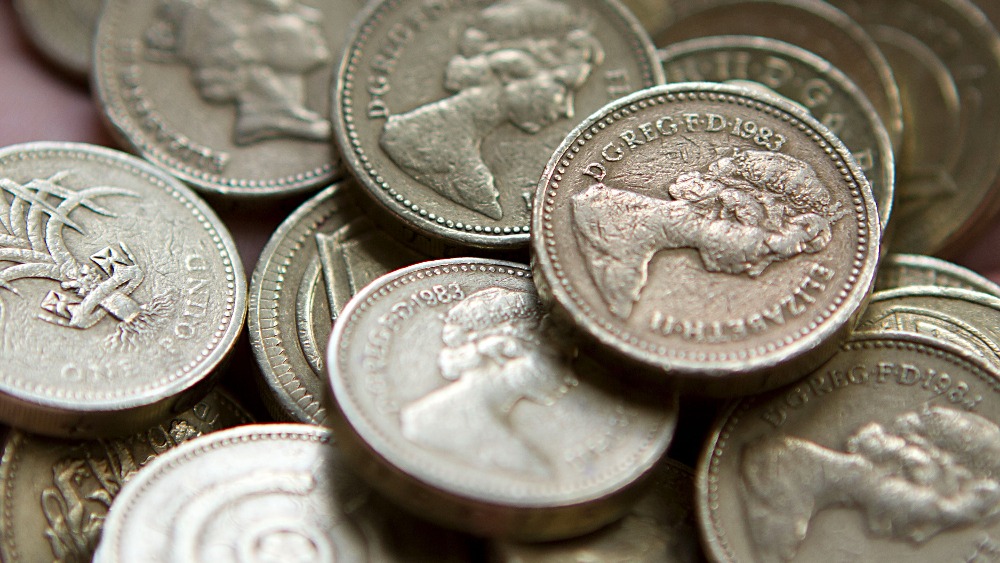 Five ways you can identify a fake £1 coin | ITV News Wales