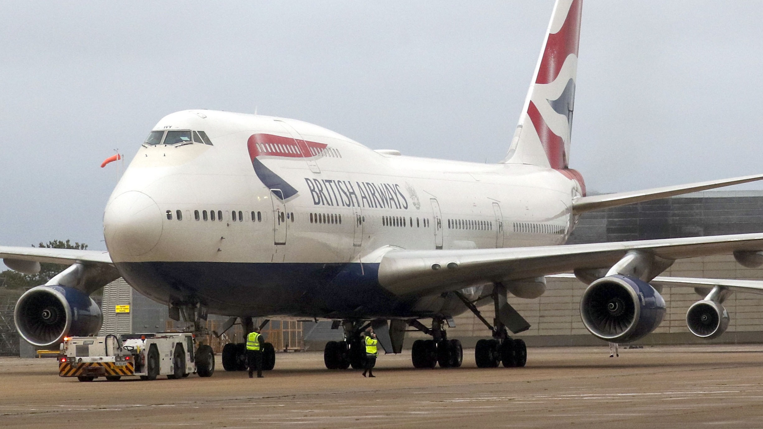 british airways 747 taking off