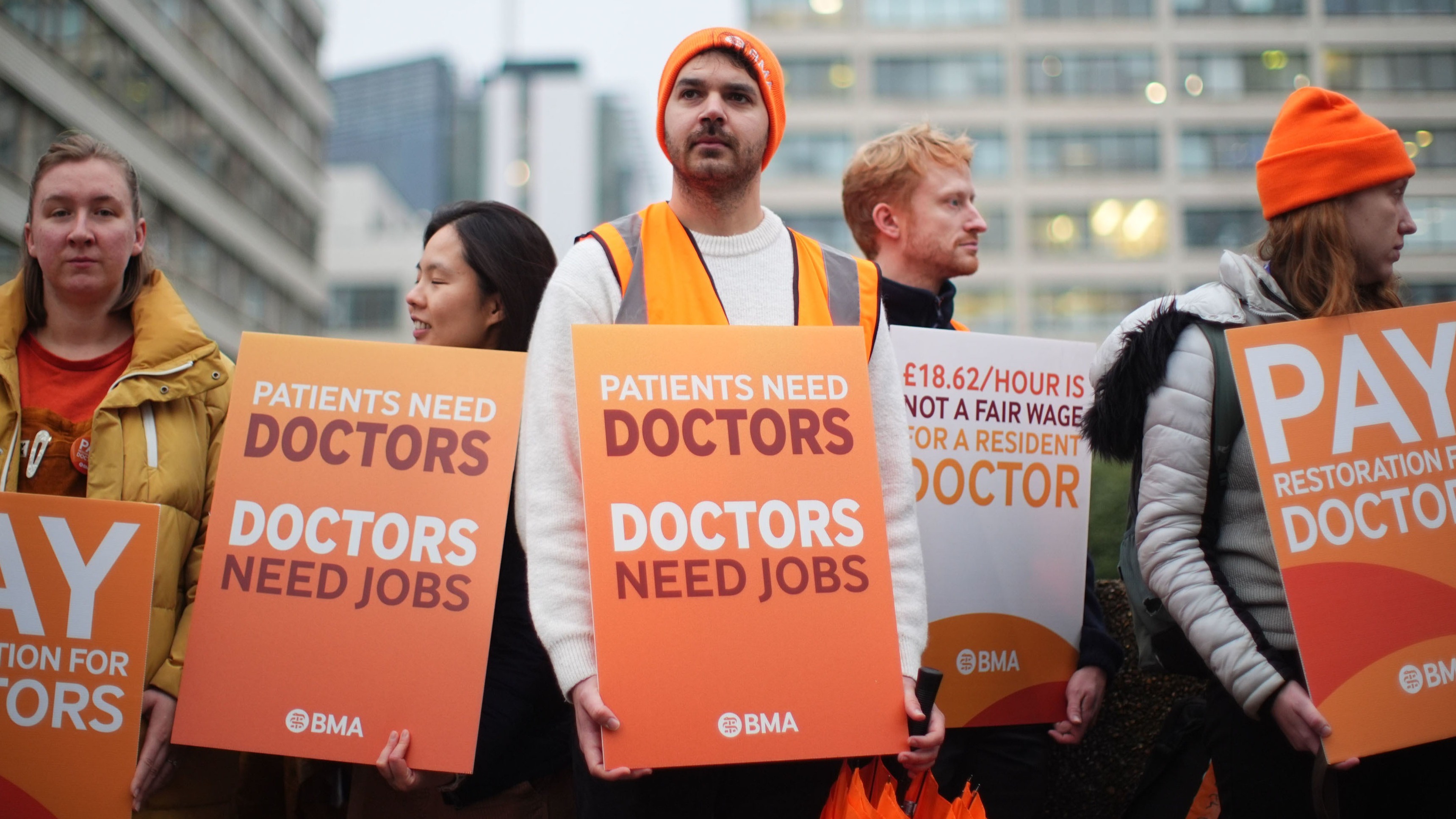 Médicos residentes y su lucha salarial: ¿un Grinch para la Navidad?