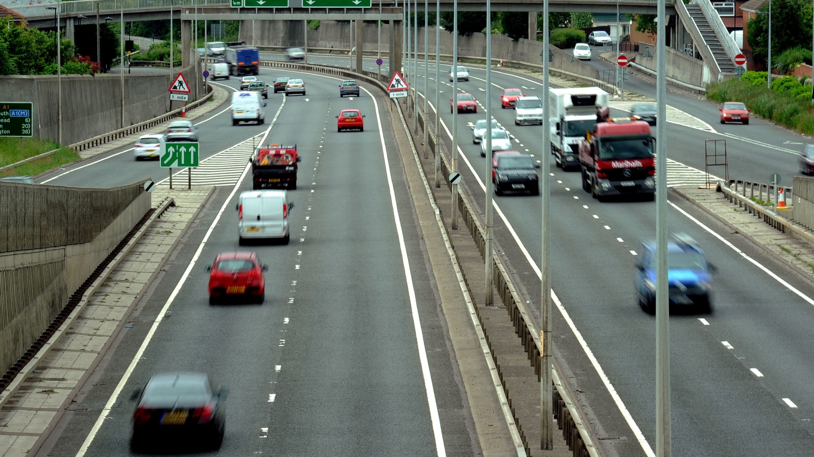 Southbound carriageway of A1M in Doncaster was closed between