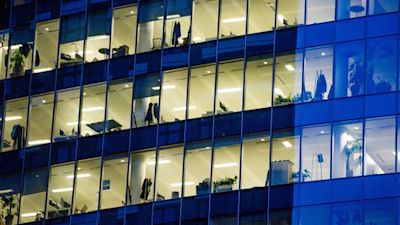Business leaders say it should be up to companies to decide when employees return to work