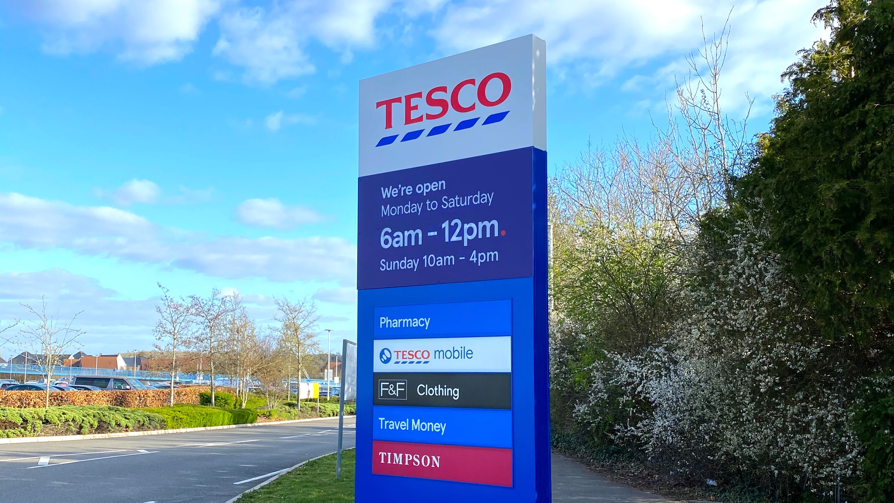 Open all hours Supermarket sign leaves shoppers flummoxed ITV