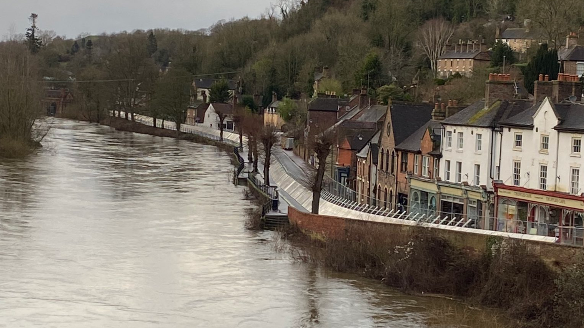 Flood defences in place as Shropshire braces for flooding | ITV News ...