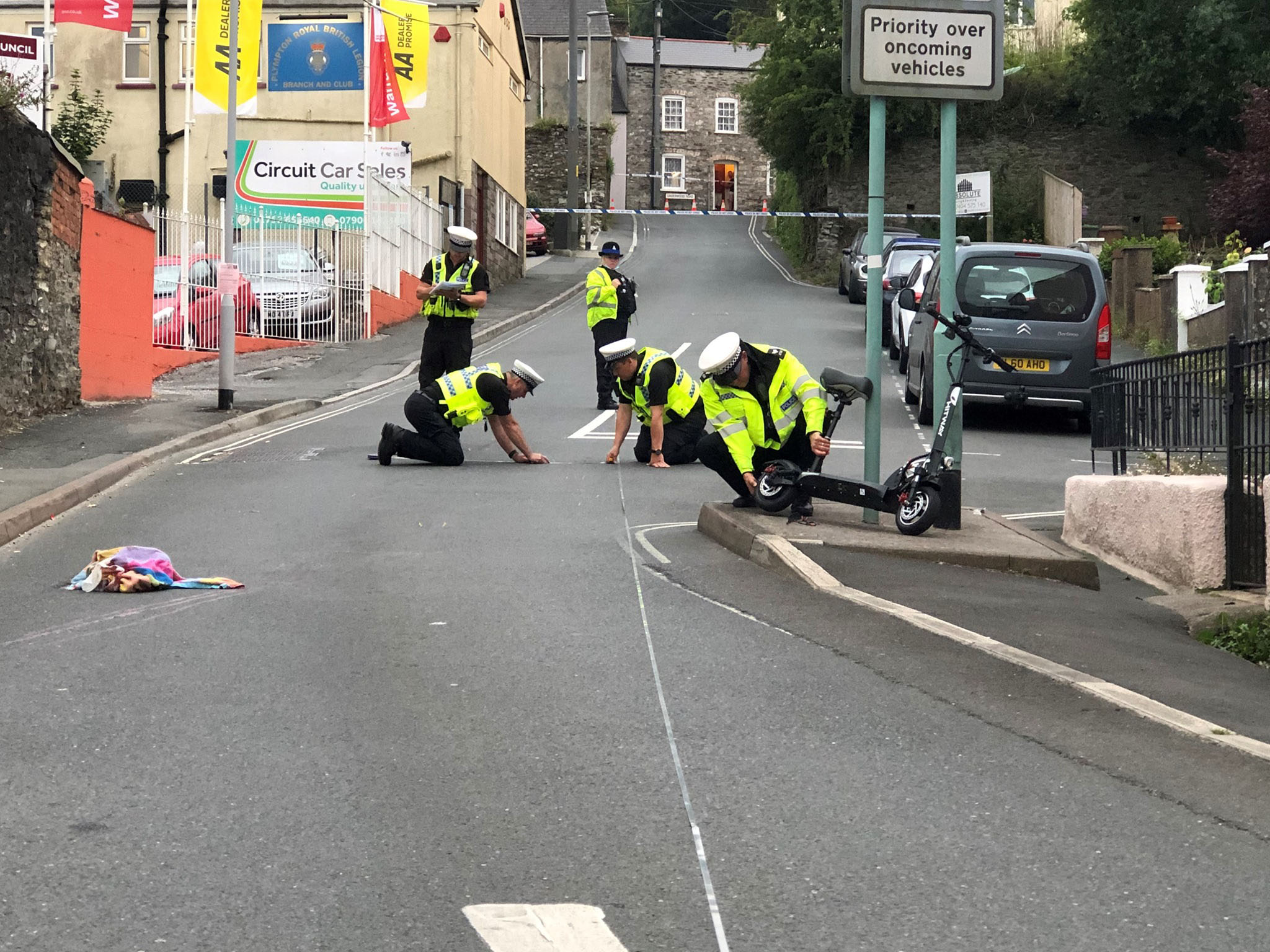 Blåt mærke seksuel klimaks Devon police release graphic pictures of e-scooter crash in Plympton that  left man seriously injured | ITV News West Country