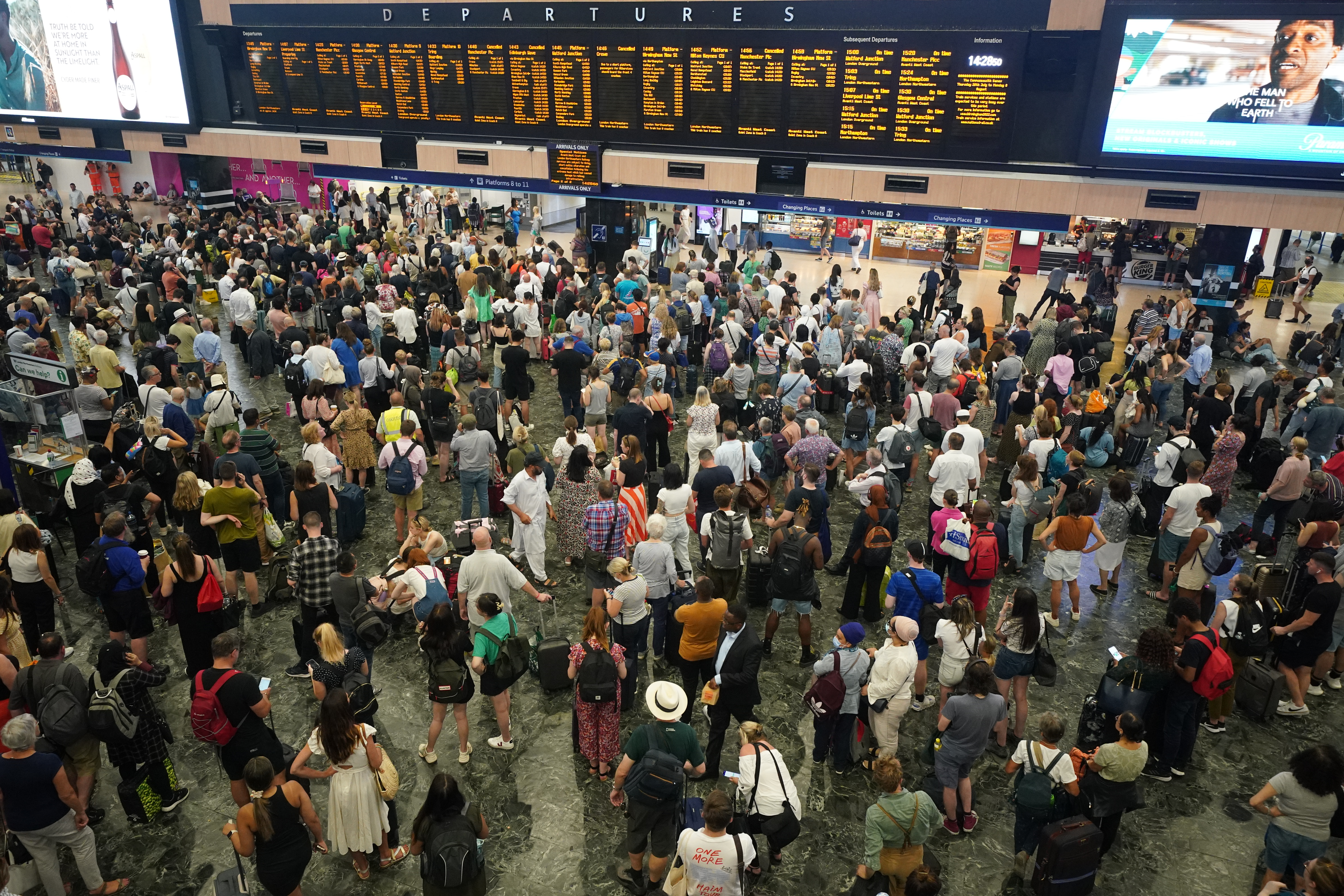 Unacceptable overcrowding at Euston station is putting people at