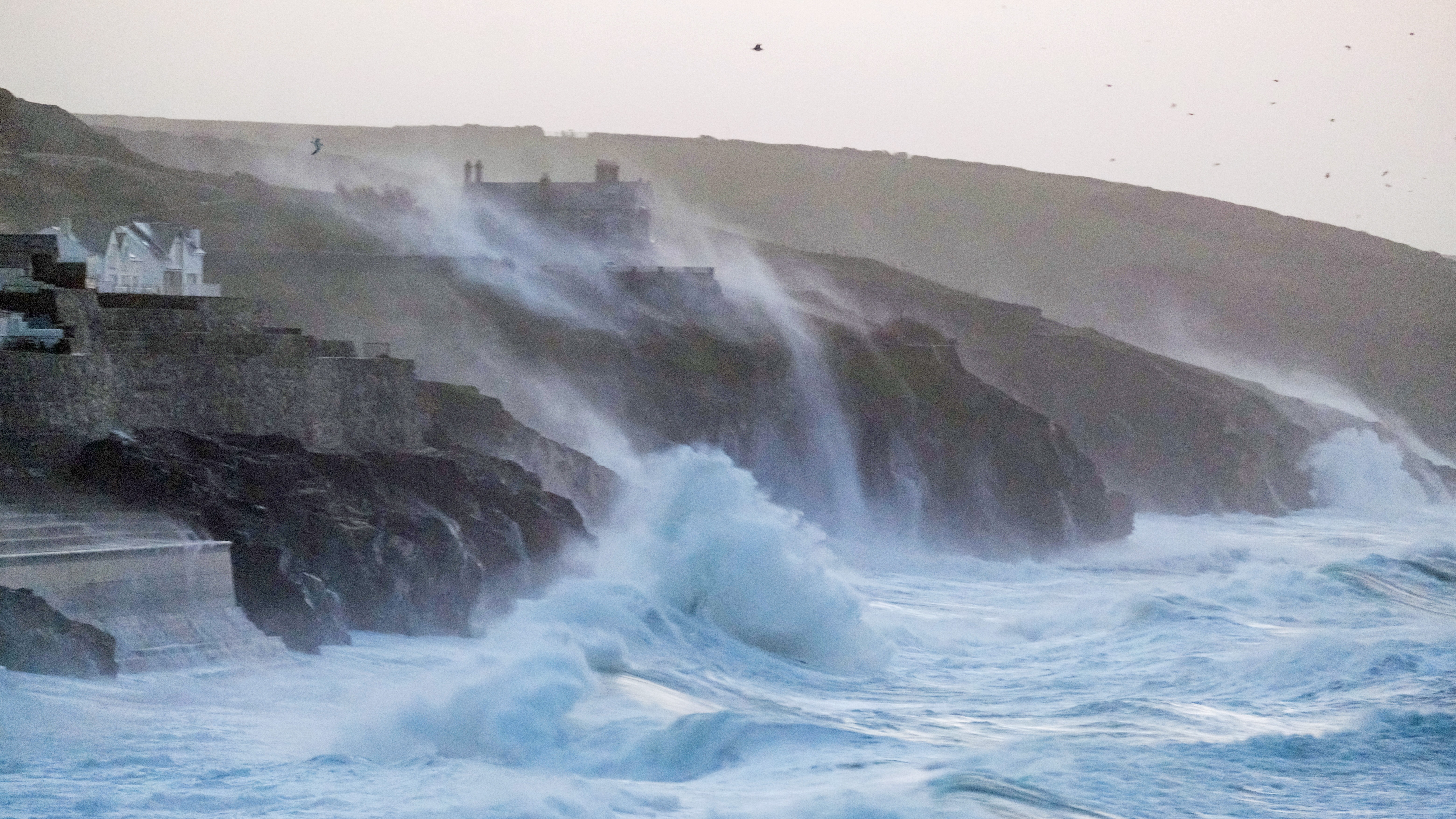 Storm Noa To Hit The UK With 70 Mph Gusts Predicted | ITV News West Country