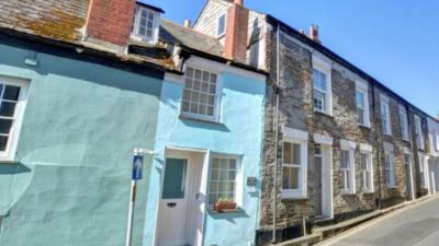 01-06-21 Exterior of narrow Padstow home-BPM Media/Cornwall Live