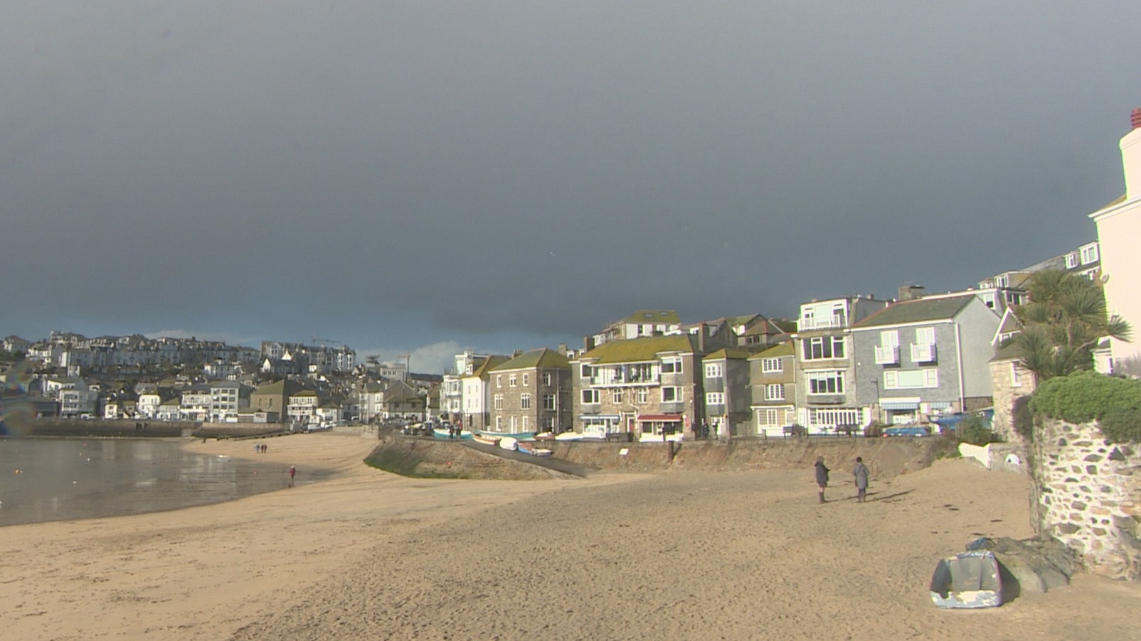 People wanting to rent or buy in Cornwall face 'dire situation' new study shows ITV News West