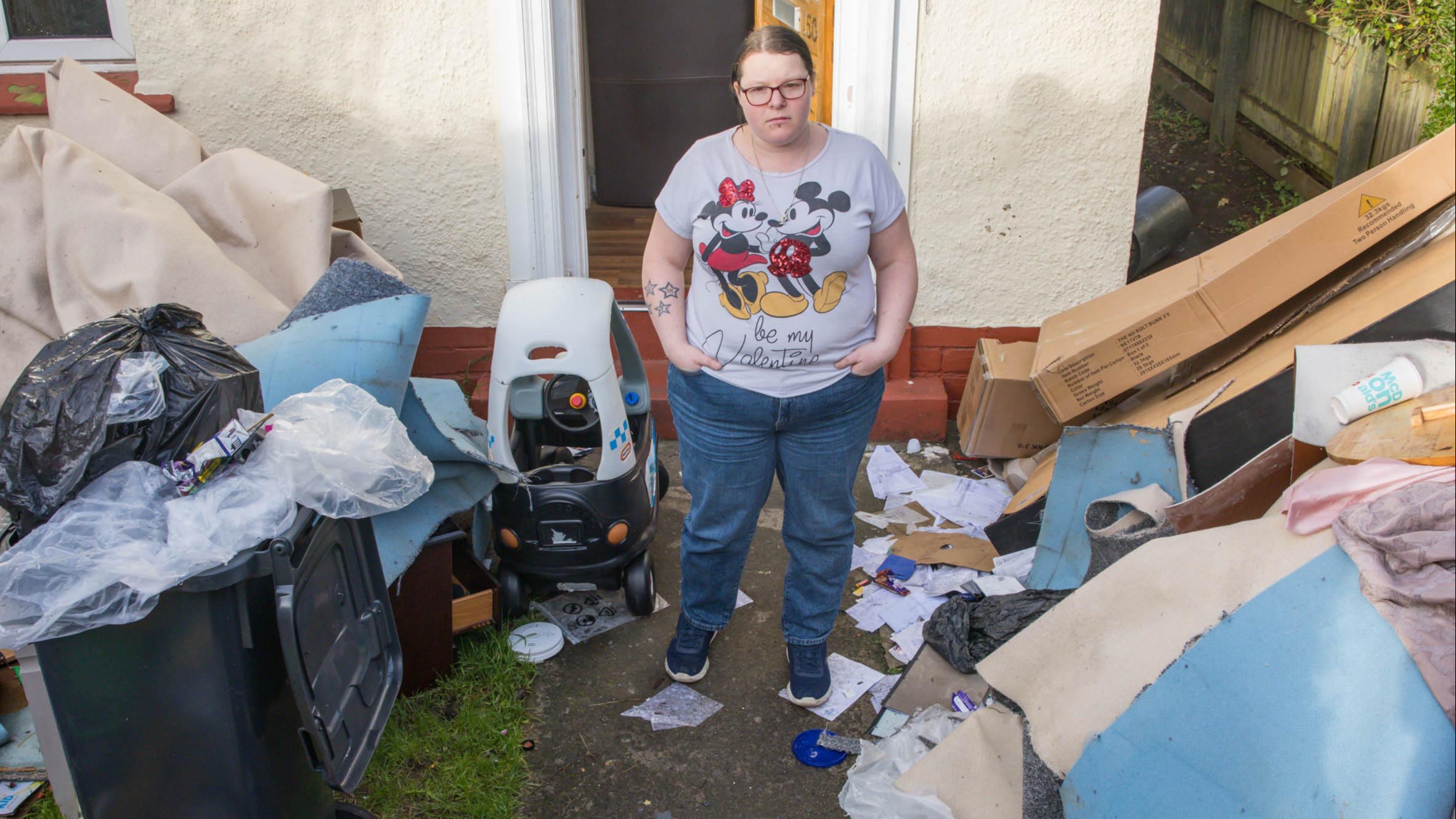 Bristol Mum Shocked By State Of Filthy Council House With Faeces On Walls Itv News West 0800