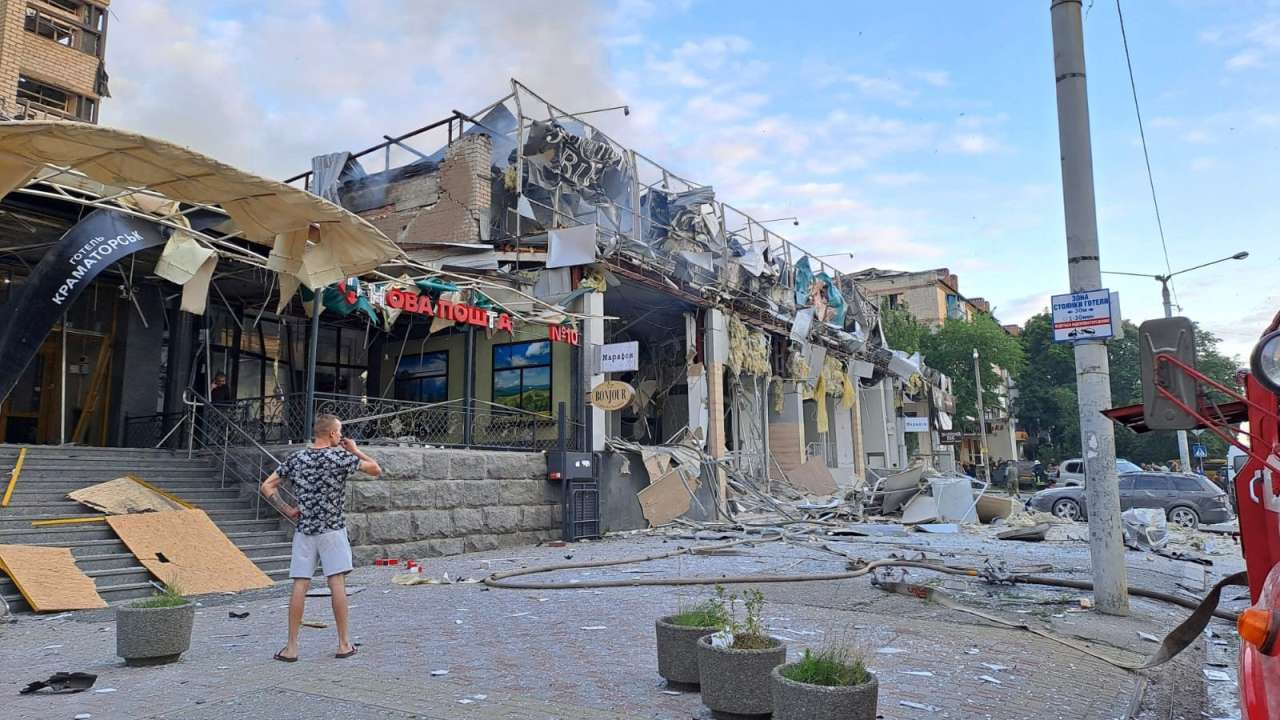 Children among eight killed in Russian attack on restaurant in Ukraine 