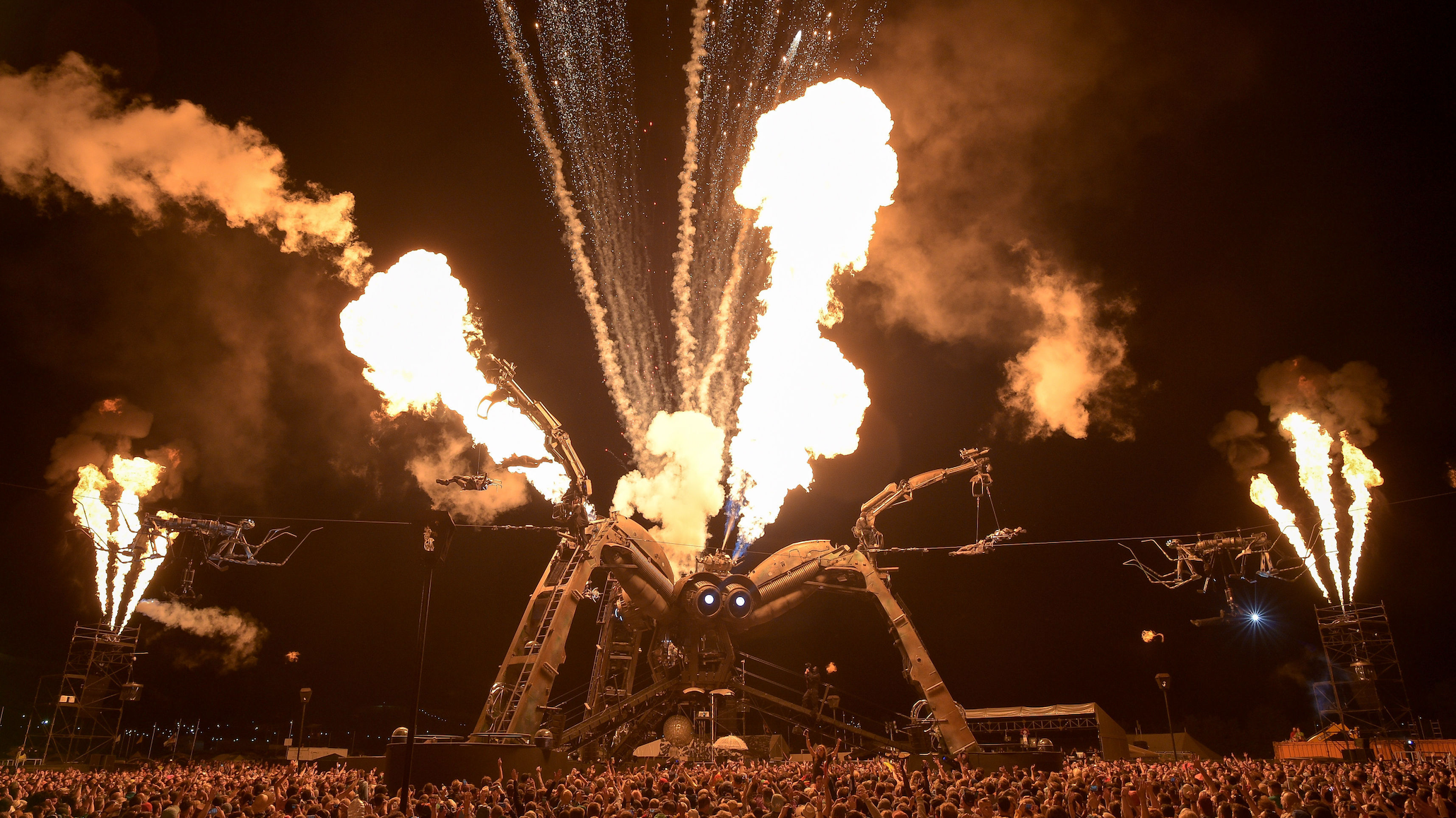 Arcadia spider to return to Glastonbury Festival 2022 - the line-up so far  | ITV News West Country