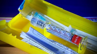 A vile of Naloxone