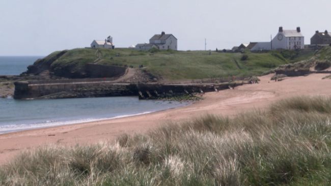 15/05/22 Water quality is being monitored across the North East and North Yorkshire, such as at Seaton Sluice. ITV Tyne Tees.
