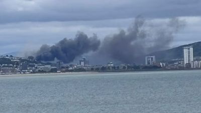 Large Fire Breaks Out In Swansea City Centre As Locals Urged To Stay large-fire-breaks-out-in-swansea-city-centre-as-locals-urged-to-stay