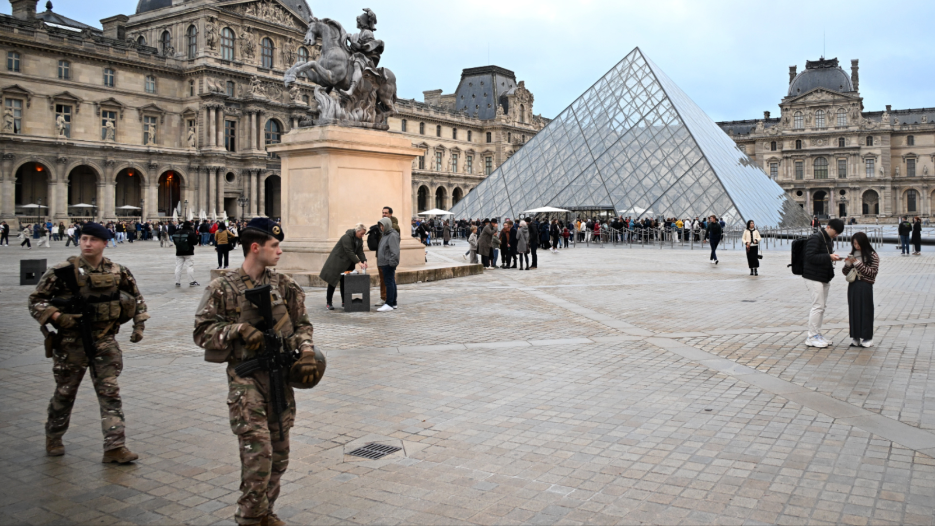 Louvre heist: Five more people arrested as jewels remain missing