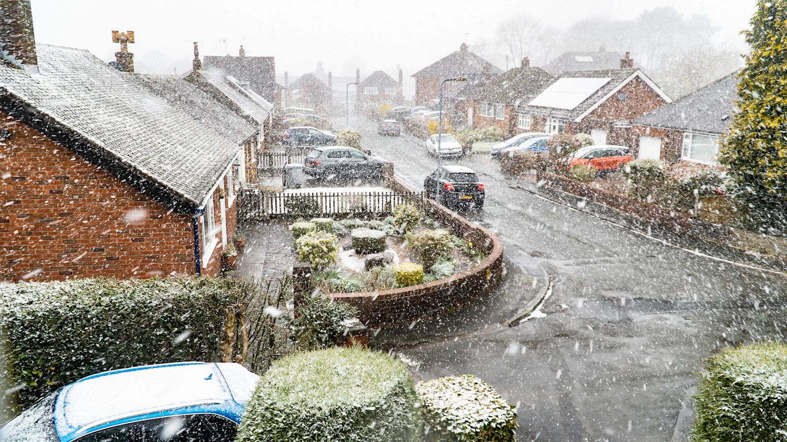 Spring weather: From record-breaking high temperatures to snow storms ...